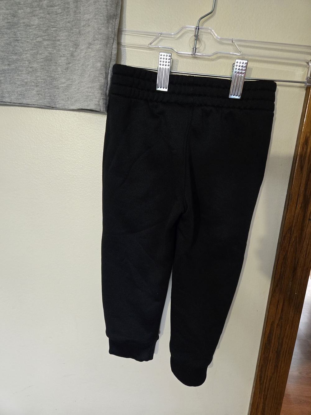 Puma Kids' 2T Gray Dino Graphic Tee and Black Jogger Bottoms #0092 - Picture 6 of 7